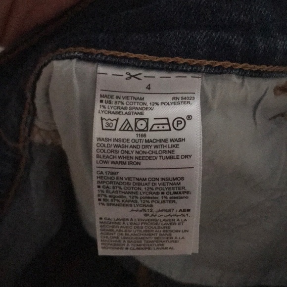 Old Navy boyfriend short, 3” inseam - Picture 5 of 5